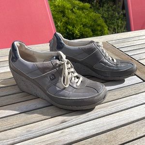 Tsubo Hidden Wedge Sneakers size 10